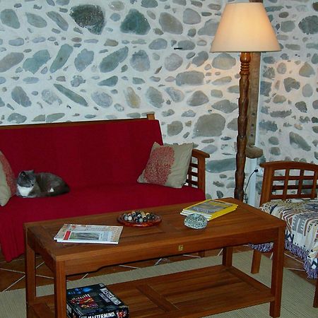 Maison D'Hotes Les 3 Baudets Issor Екстериор снимка